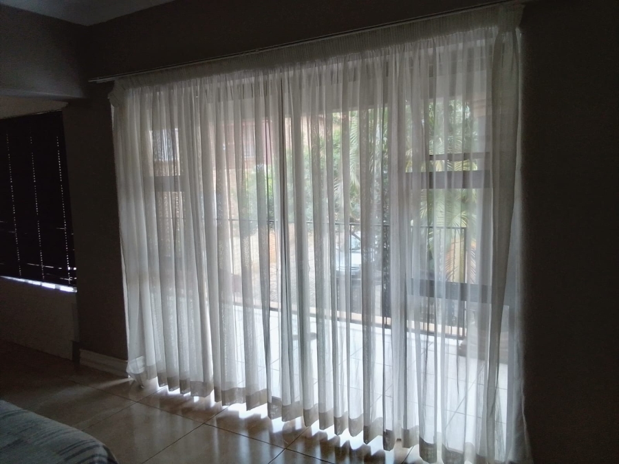 To Let 4 Bedroom Property for Rent in Safari Gardens North West